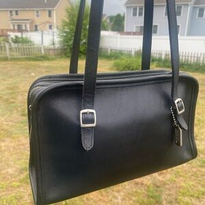 Coach Vintage Swing Zip 9051 in Black